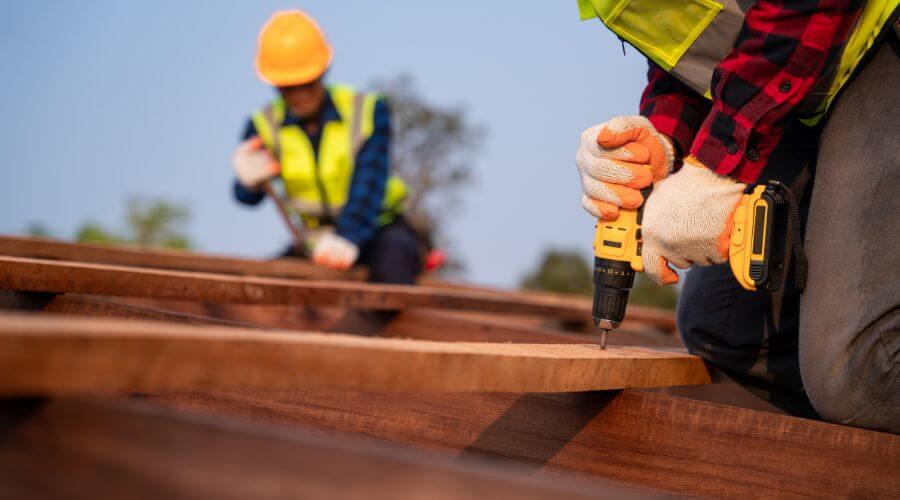 Professional gutter cleaning in Eagle, AK